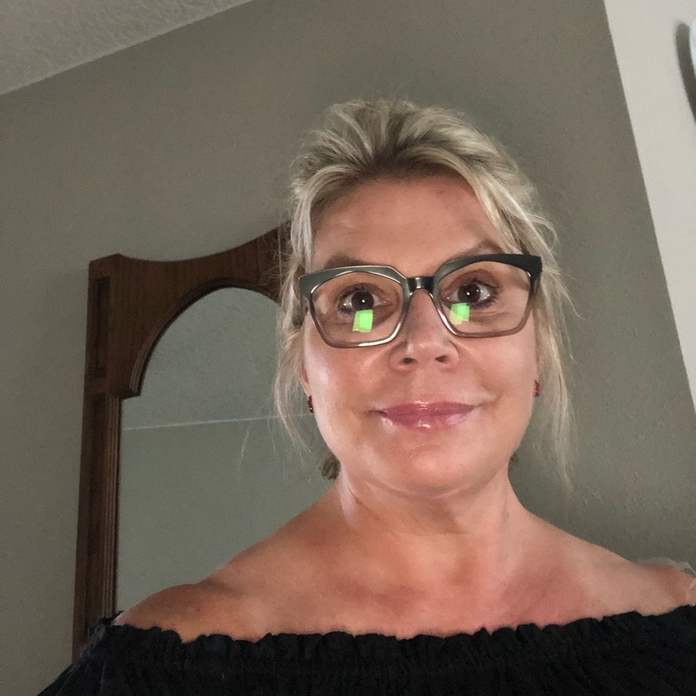 Meet your Posher, Catherine